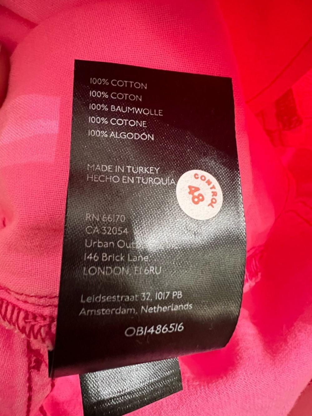 NWT BDG/Urban Outfitters A-Line Hot Pink Frayed Hem Denim Shorts Size 25 - Picture 4 of 5
